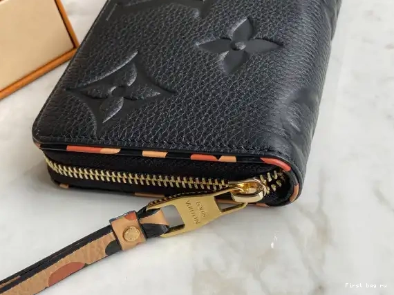 First bag ru LOUIS VUITTON WALLET ZIPPY 0503